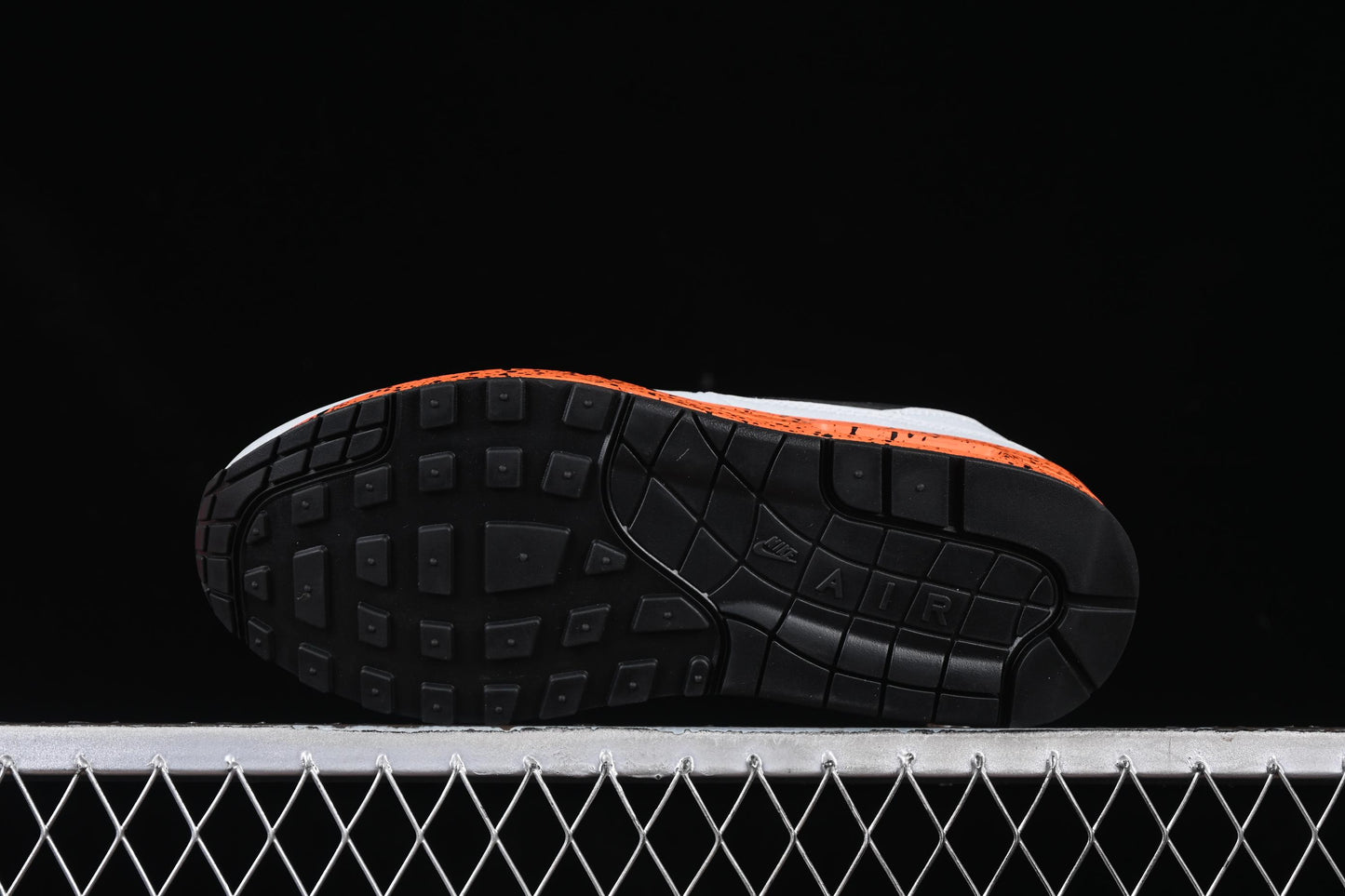 Nike Air Max 1 Retro Running Shoes with Half-Sole Air Cushion - FD2638-005