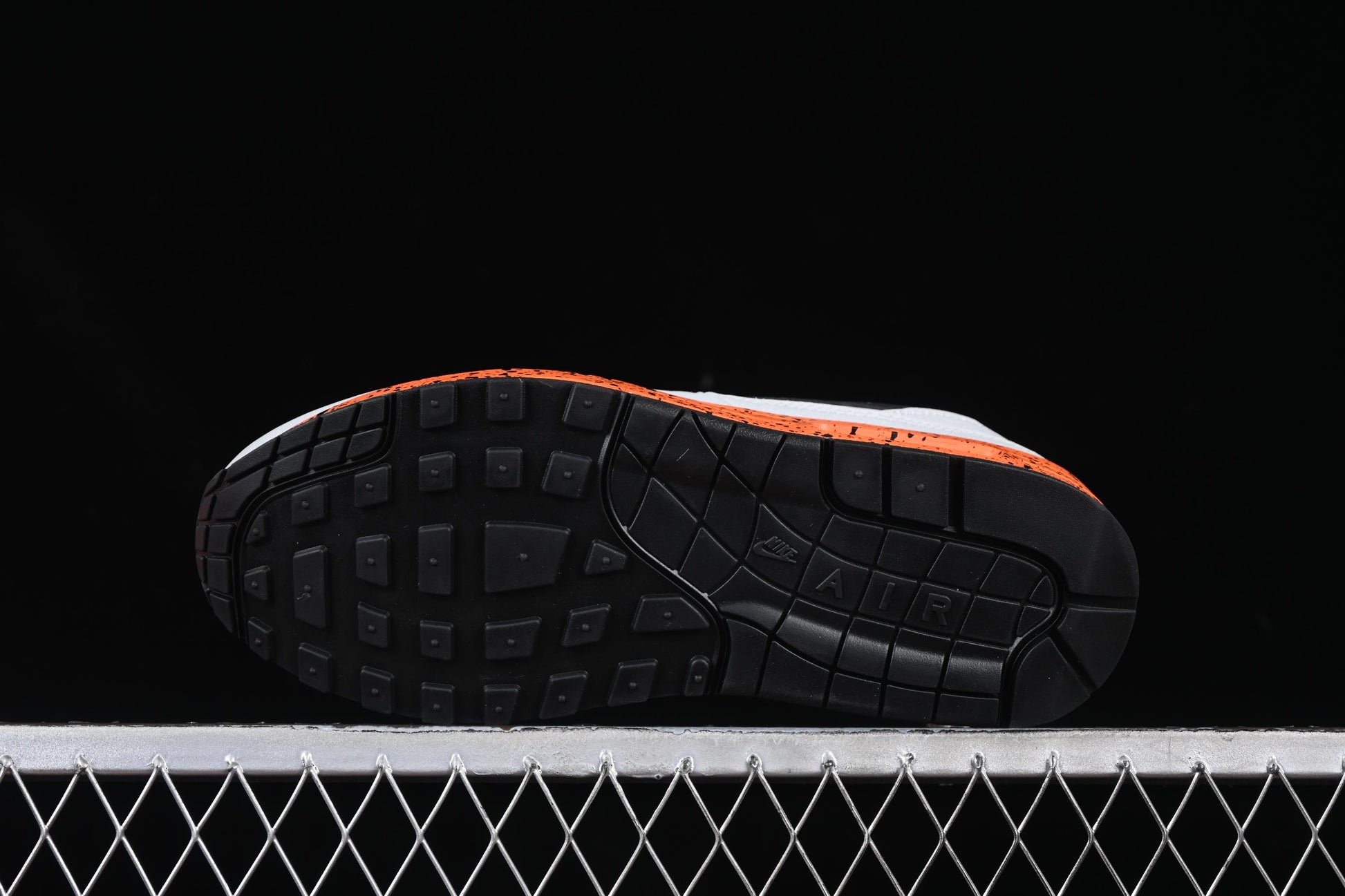 Nike Air Max 1 Retro Running Shoes with Half-Sole Air Cushion - FD2638-005