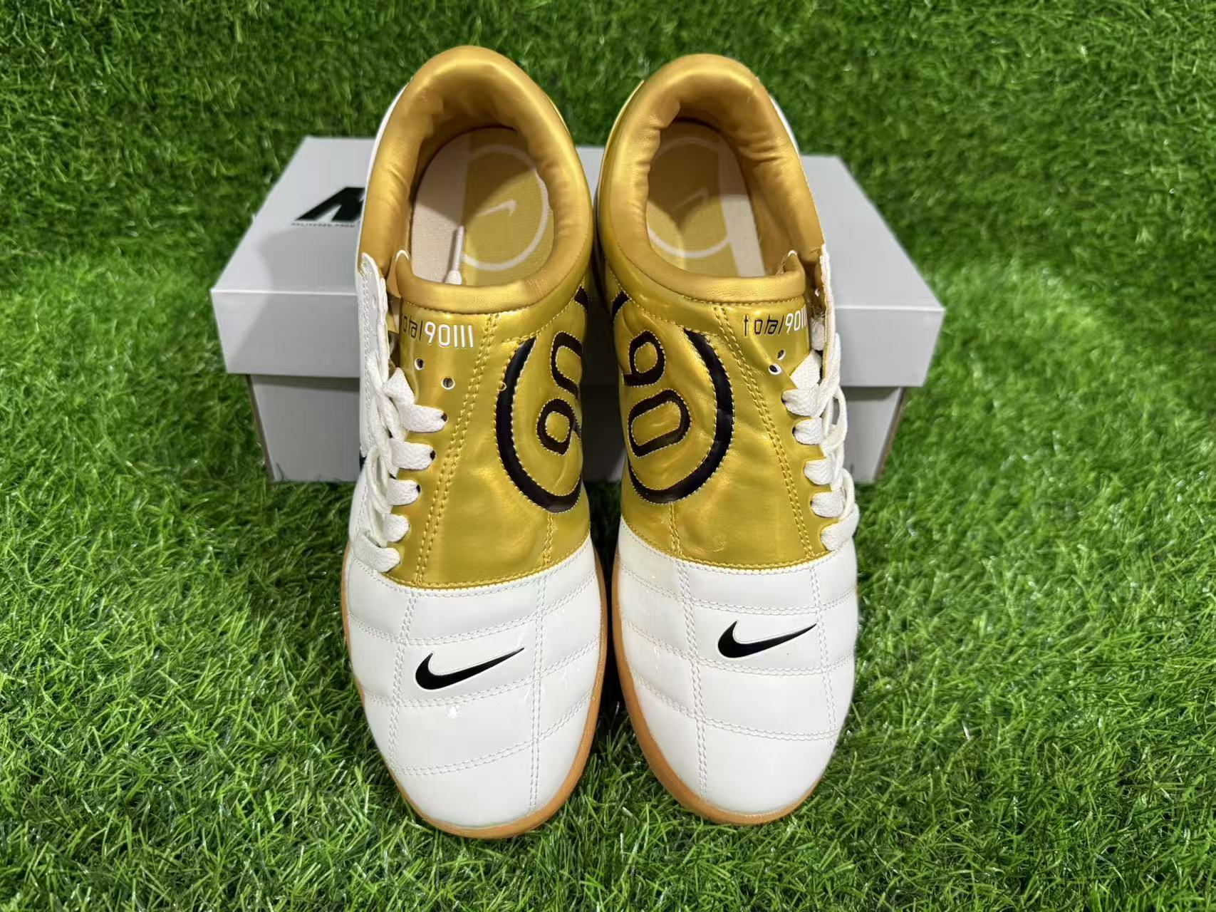 NIKE T90 IC