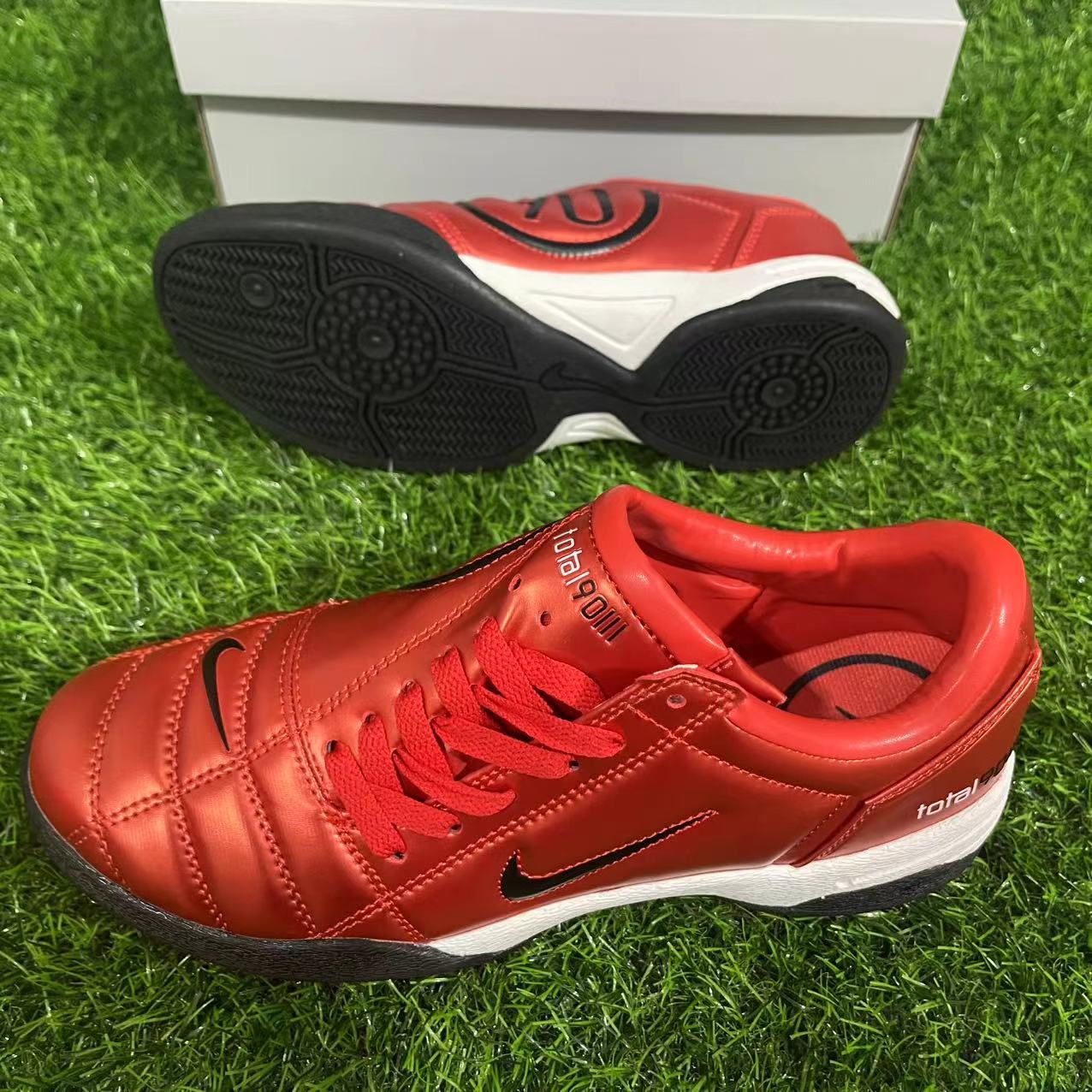NIKE T90 IC