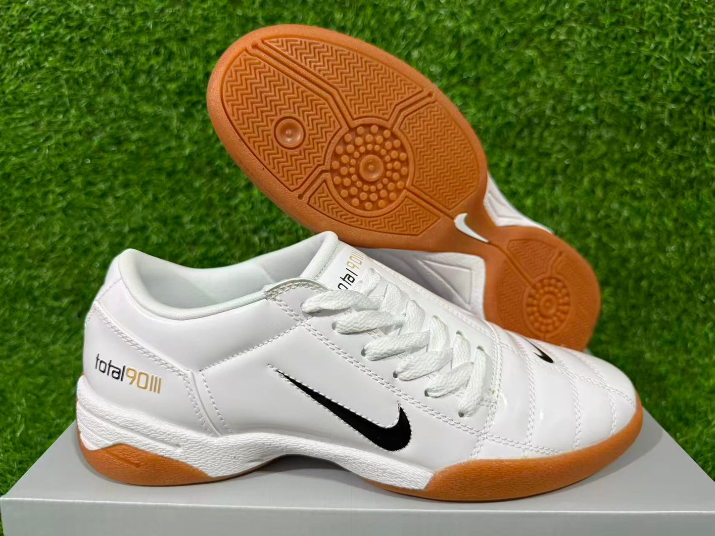 NIKE T90 IC