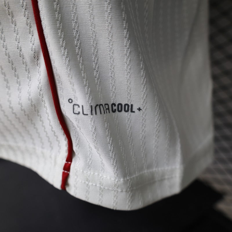 Player Version 26/27 Liverpool FC Off-White with Gold Crest Special Edition Away Jersey