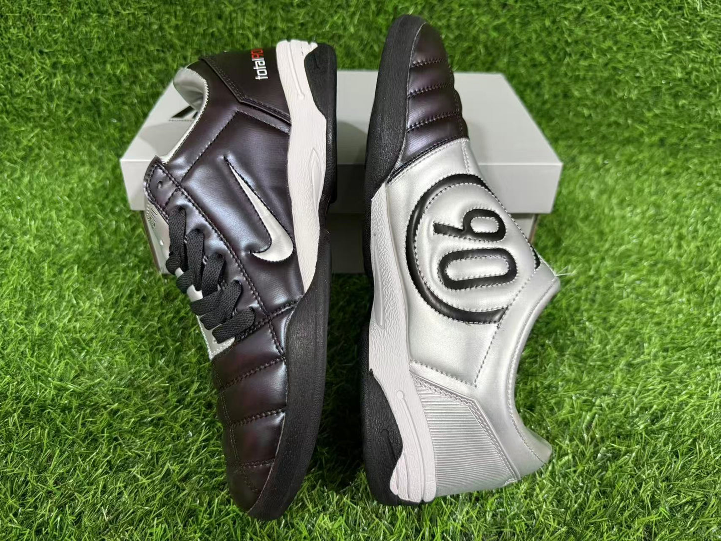 NIKE T90 IC