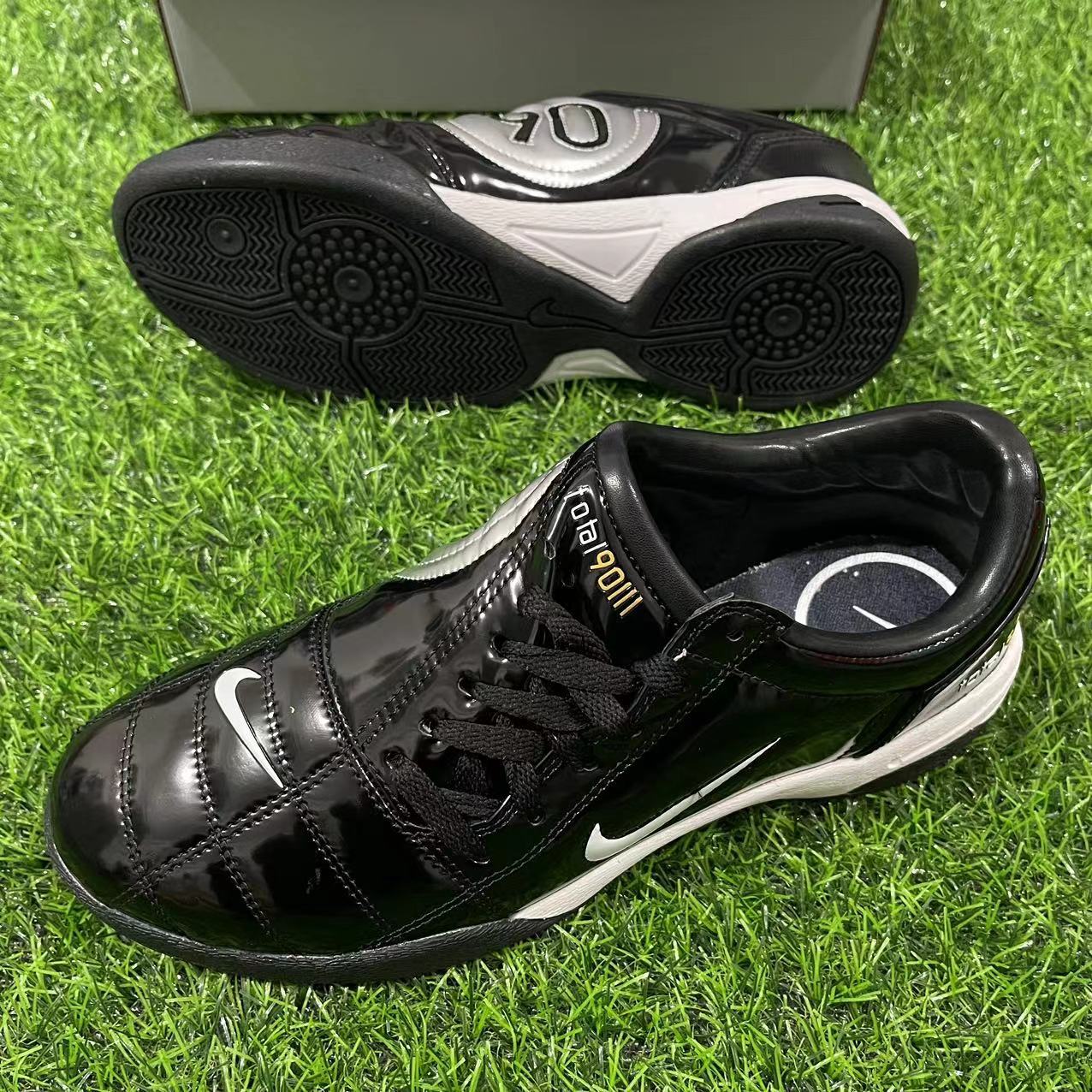 NIKE T90 IC