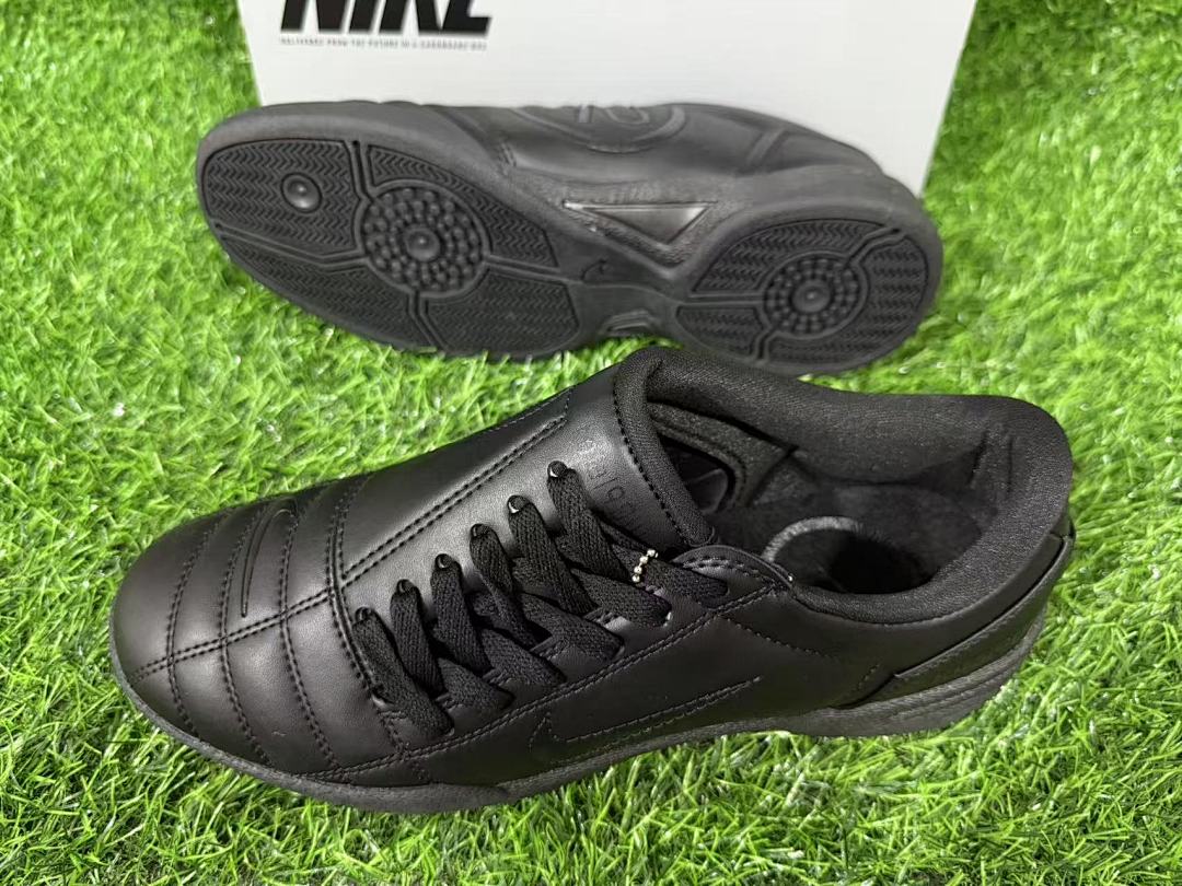 NIKE T90 IC