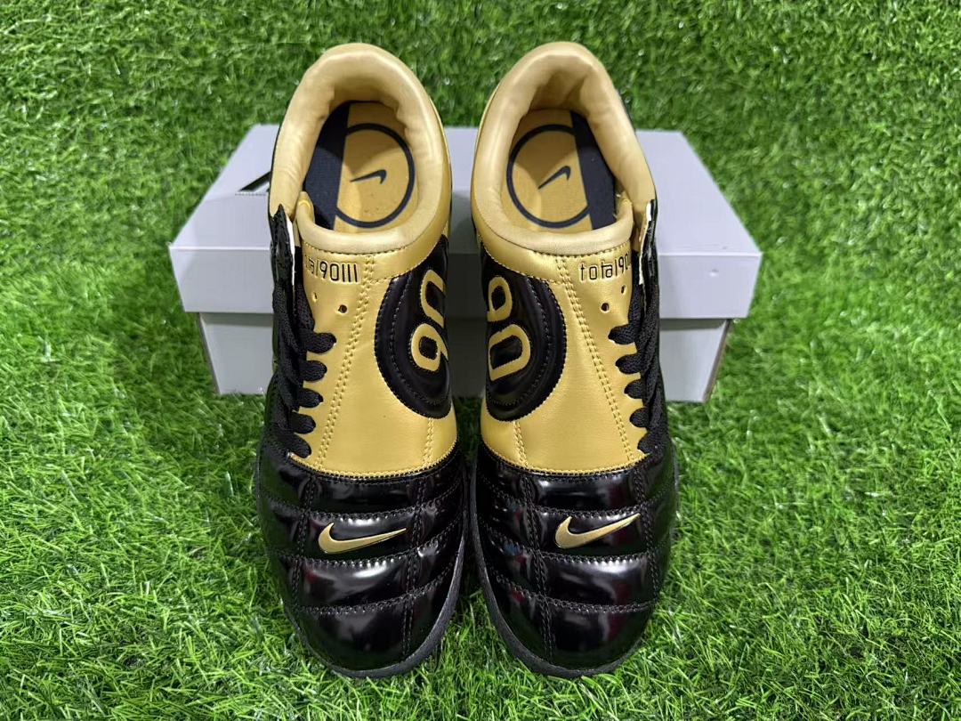 NIKE T90 IC