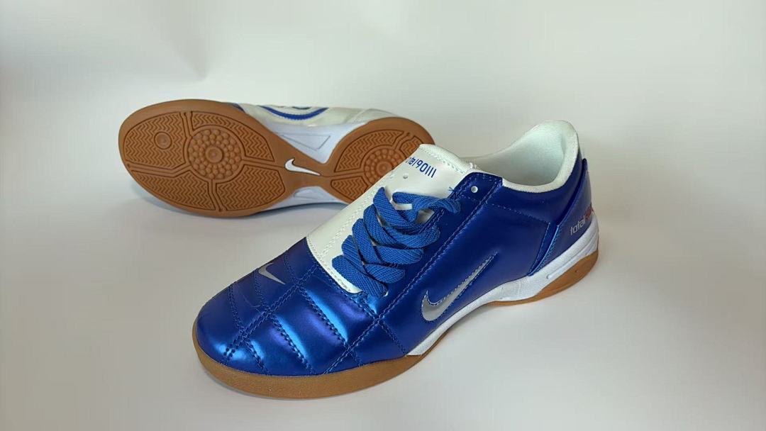 NIKE T90 IC