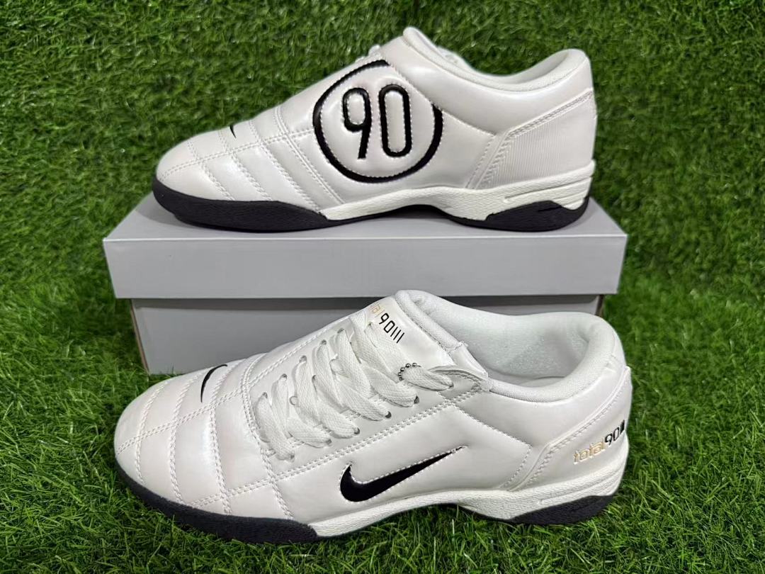 NIKE T90 IC