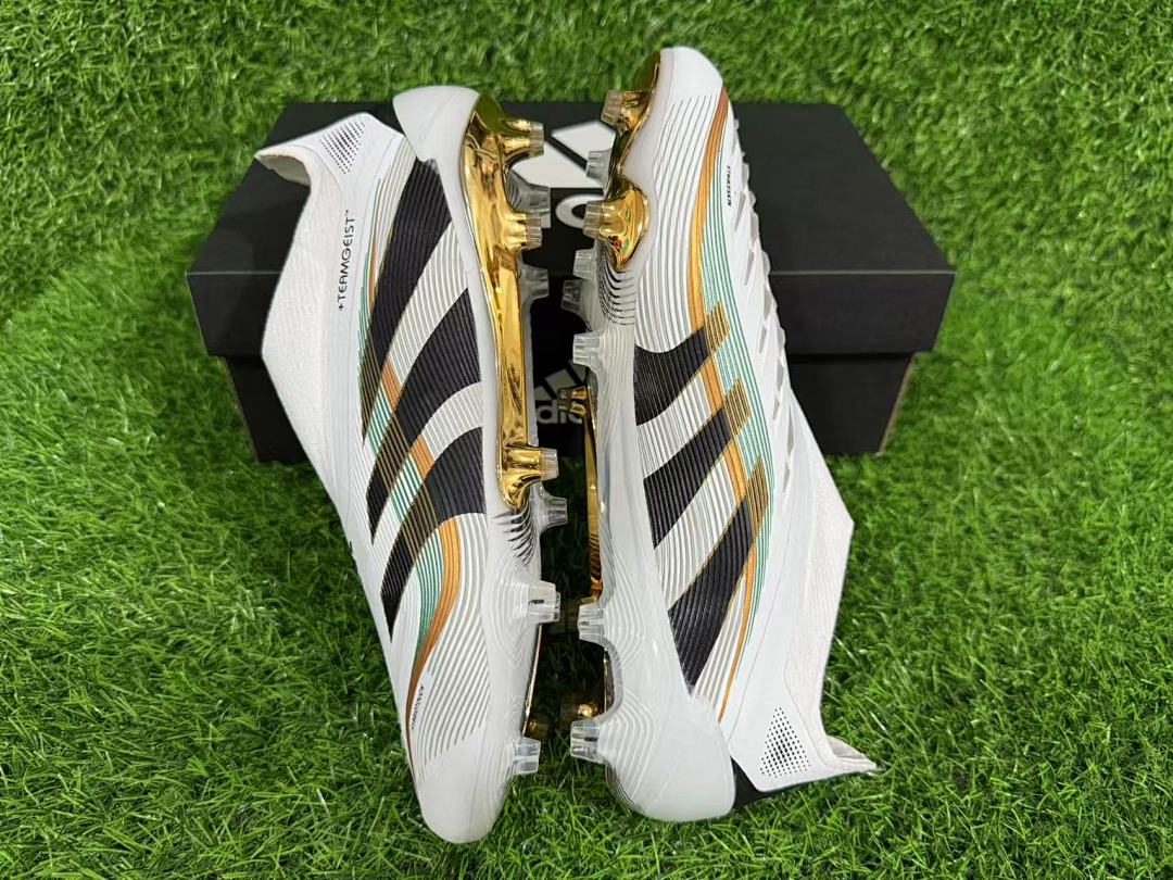PREDATOR ACCURACY+ FG BOOTS