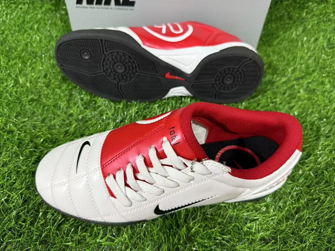 NIKE T90 IC
