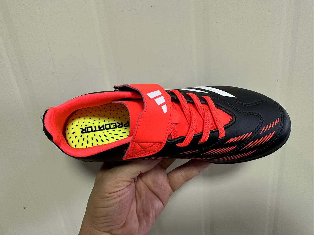 Arrival 30-35) Falcon 24 children's football shoes