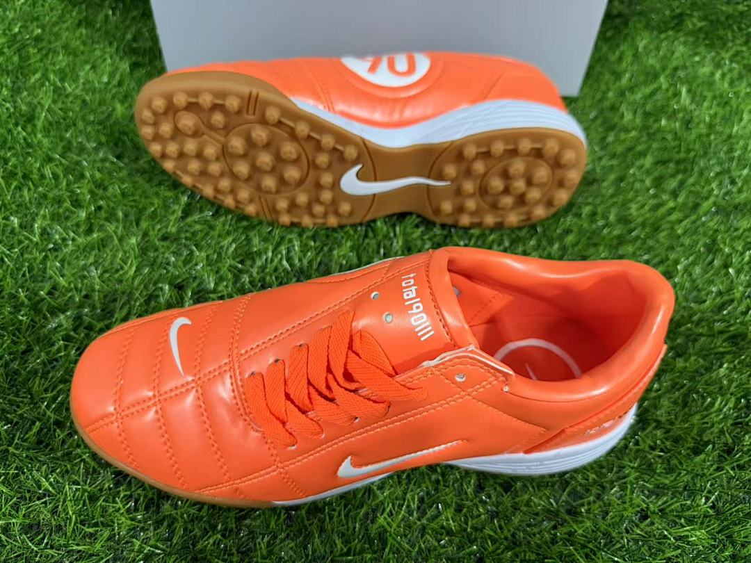 NIKE T90 TF