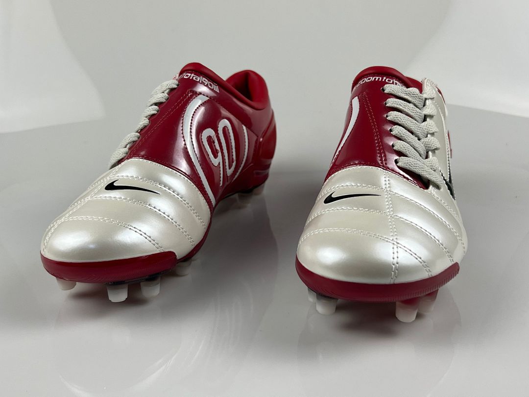 NIKE T90