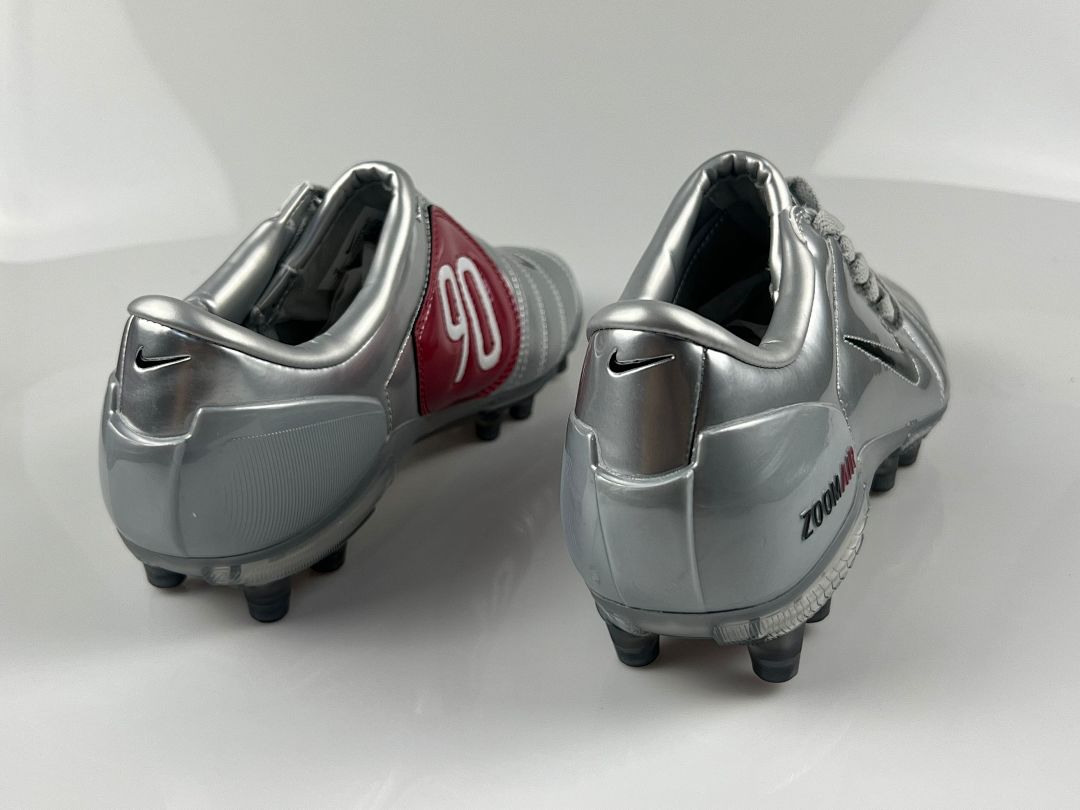 NIKE T90