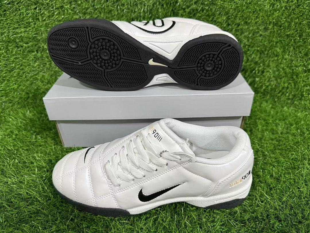 NIKE T90 IC