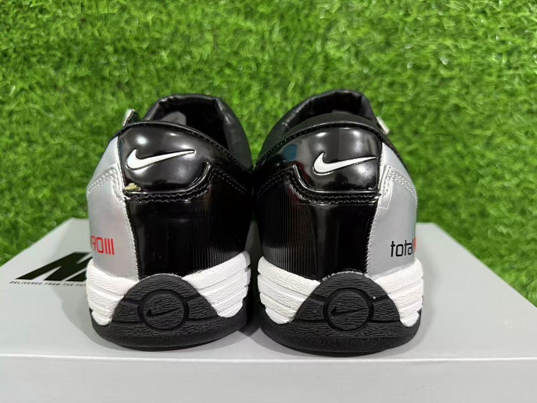 NIKE T90 IC