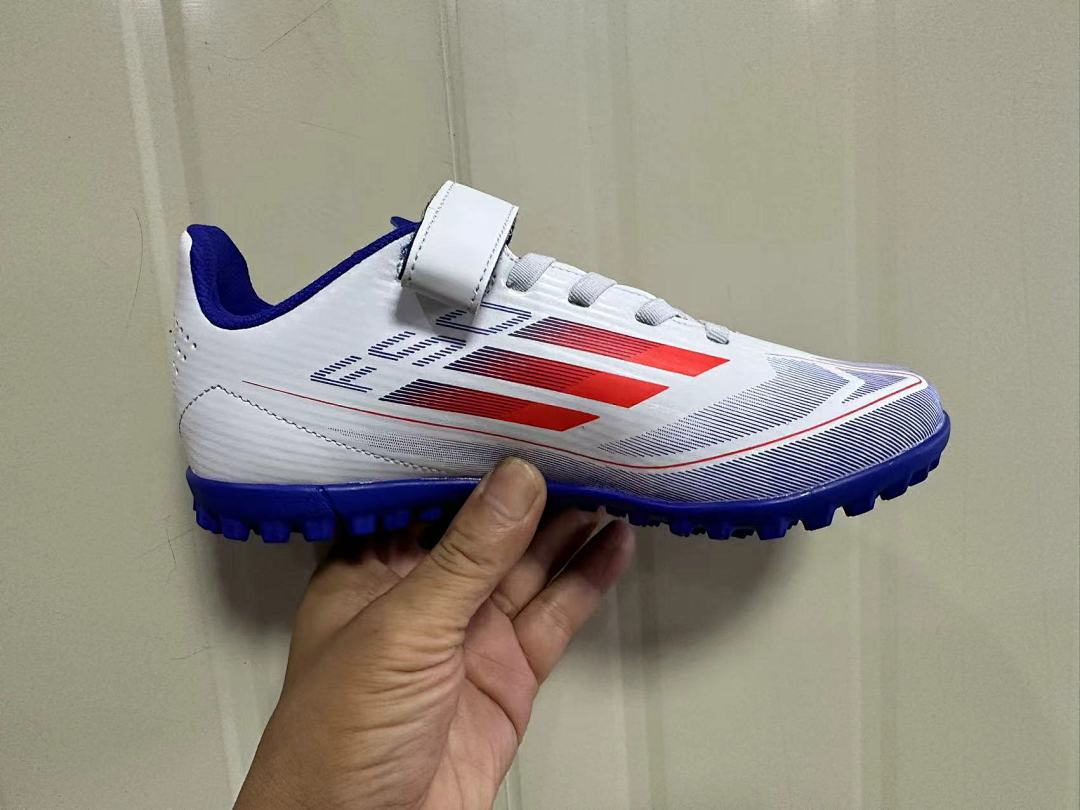 Arrival 30-35) Falcon 24 children's football shoes