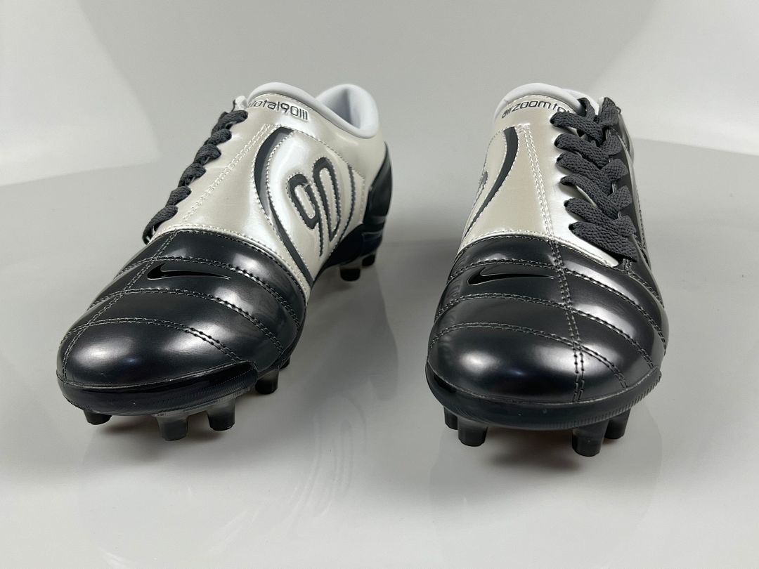 NIKE T90