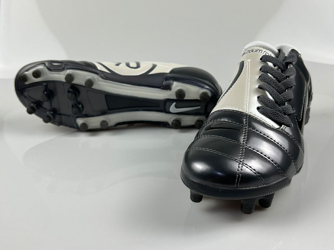 NIKE T90