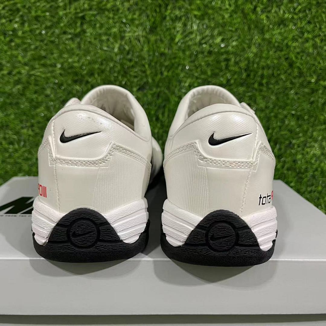 NIKE T90 IC
