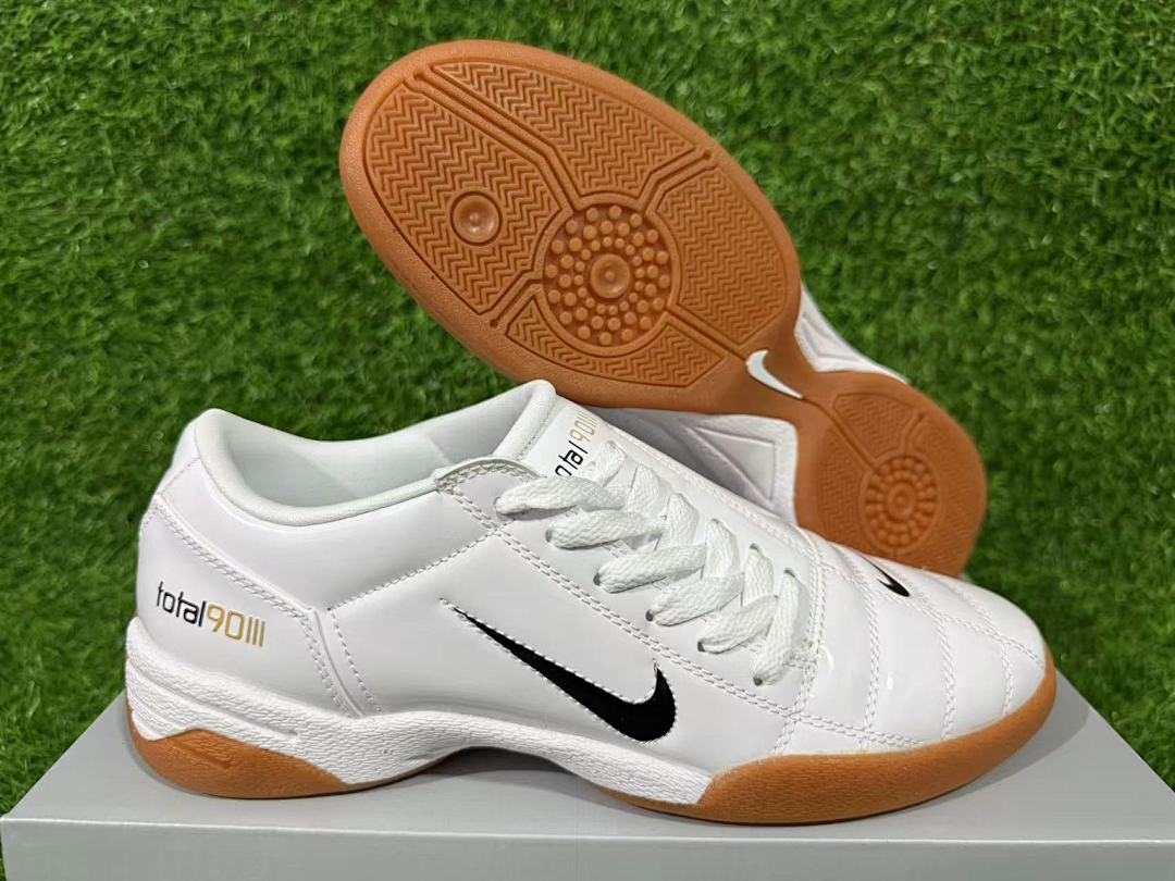 NIKE T90 IC