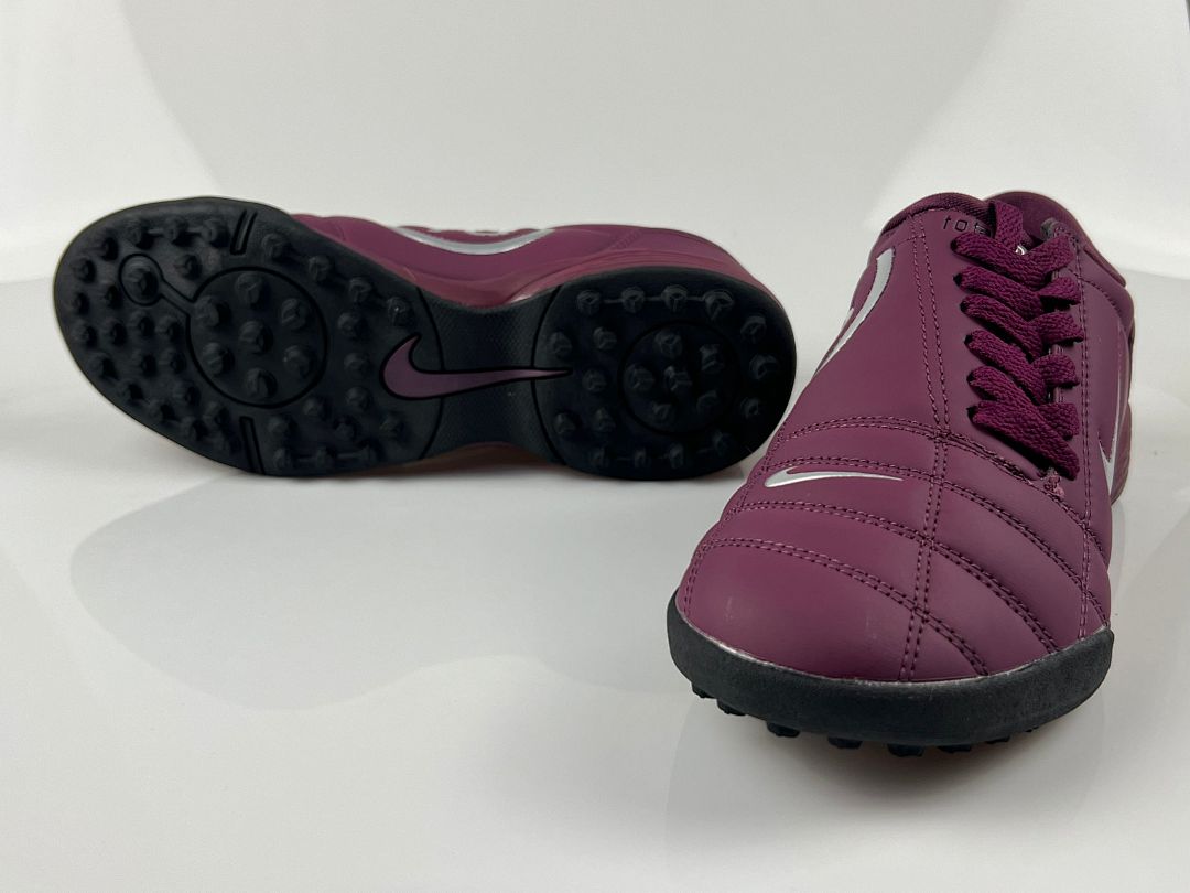 NIKE T90 TF