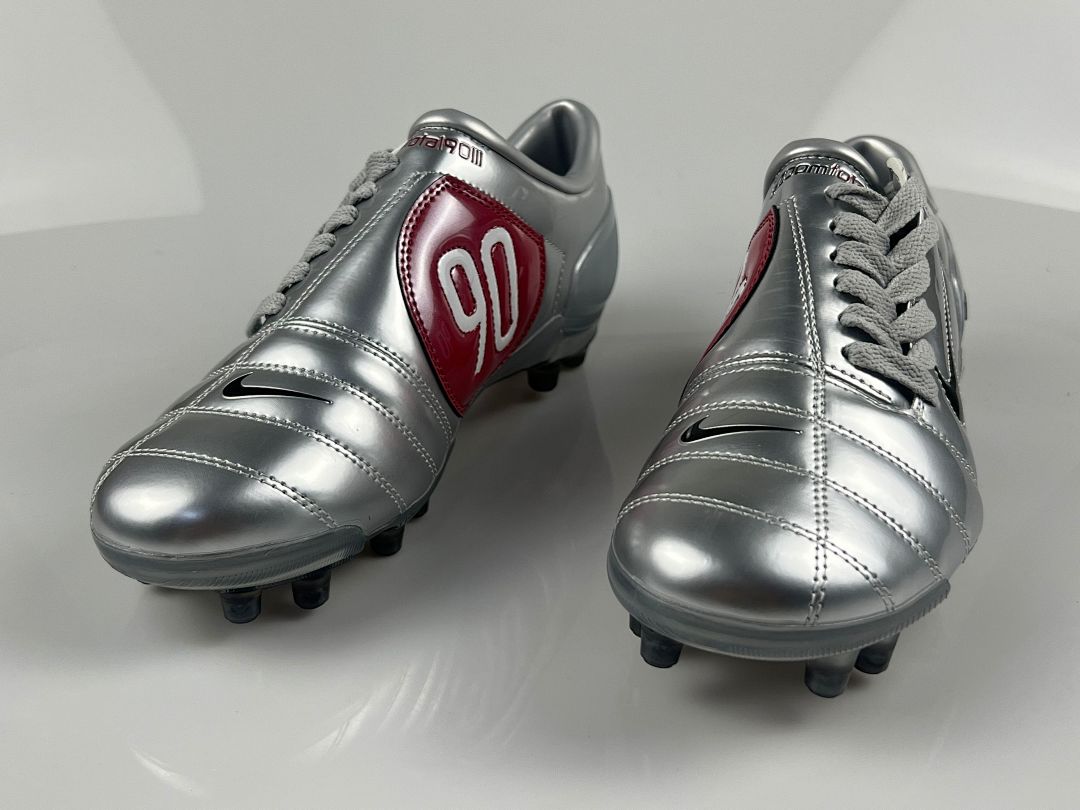 NIKE T90