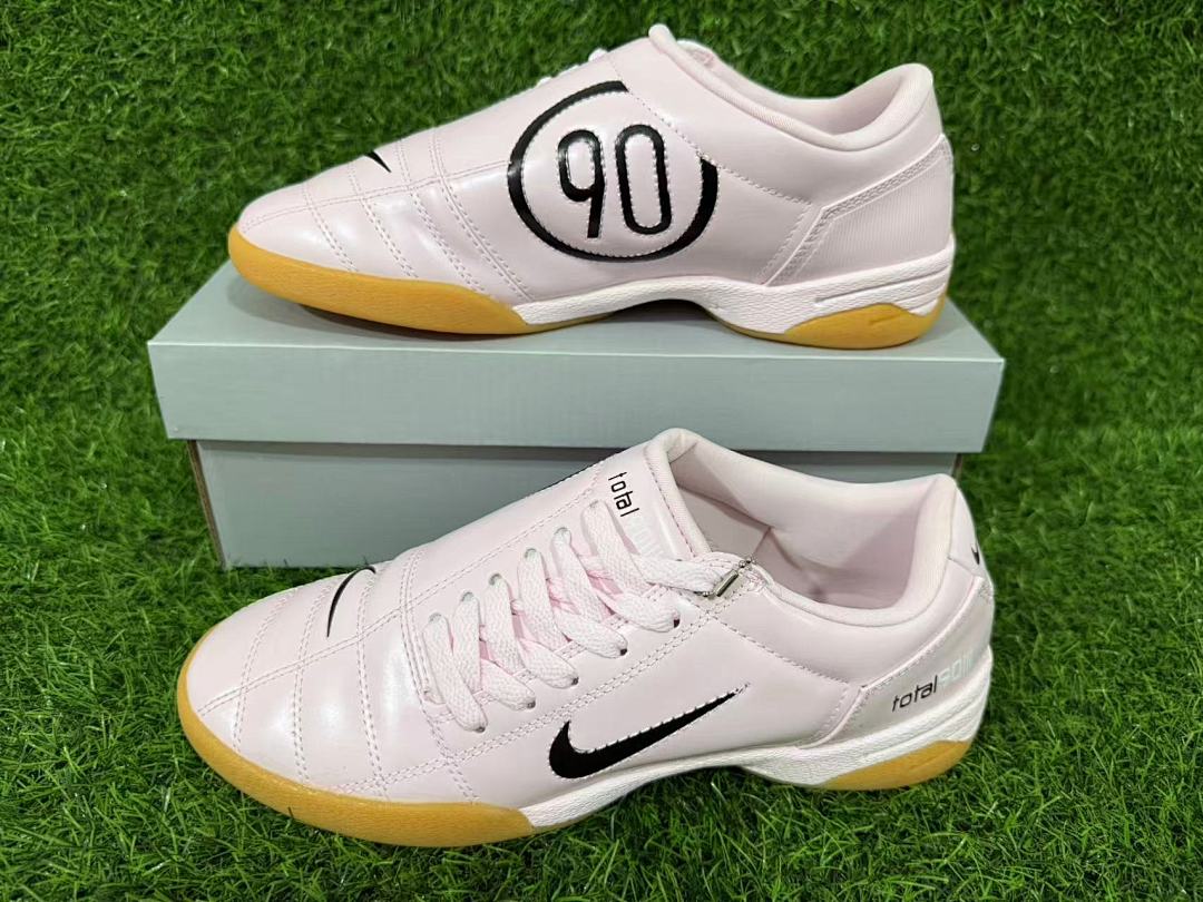 NIKE T90 IC