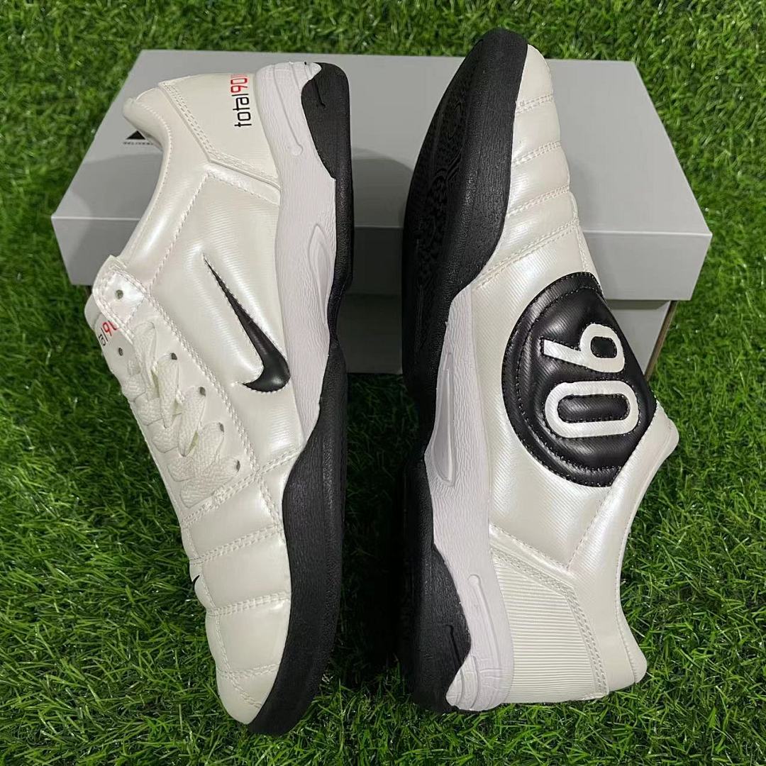 NIKE T90 IC