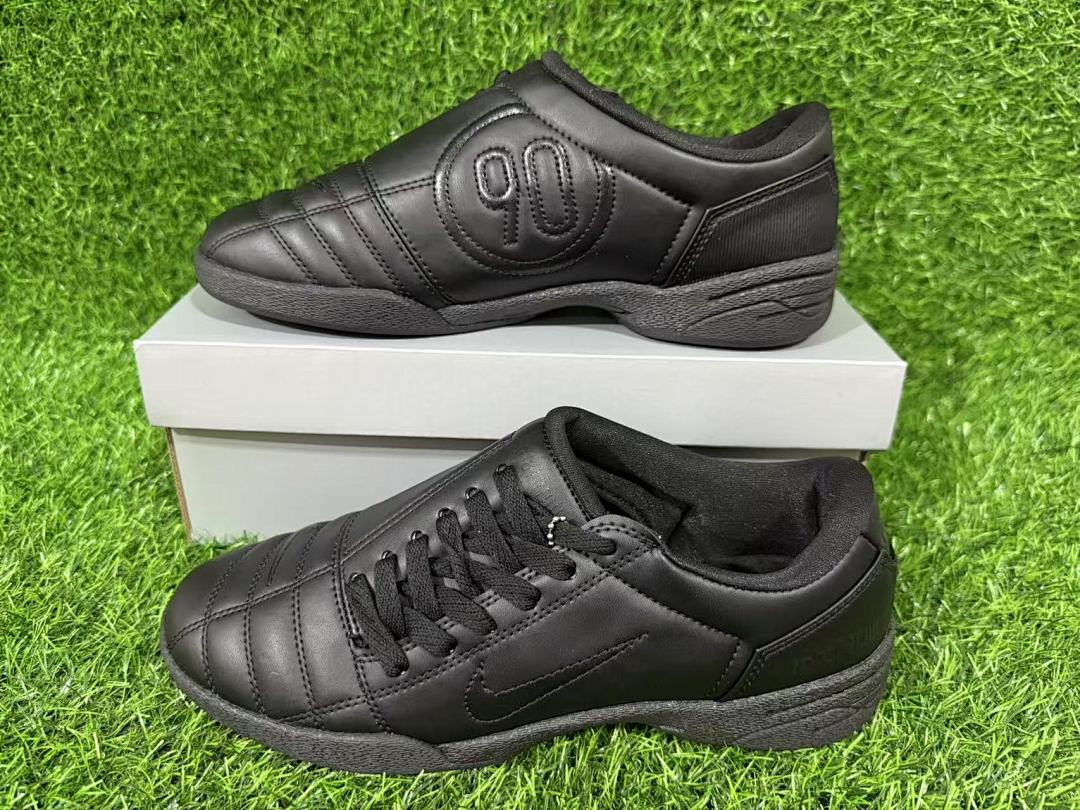 NIKE T90 IC