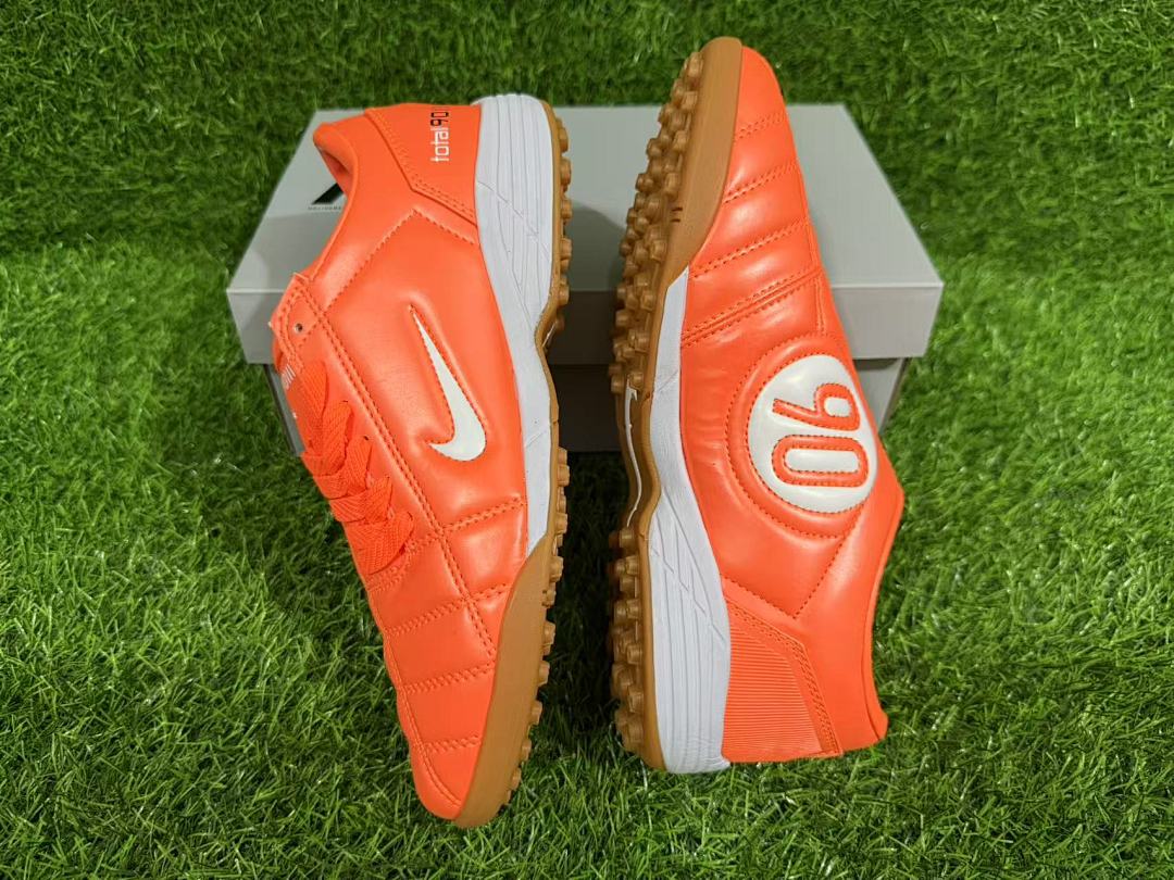 NIKE T90 TF
