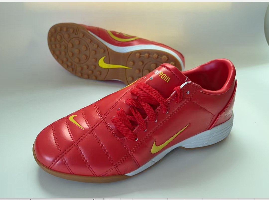 NIKE T90 TF