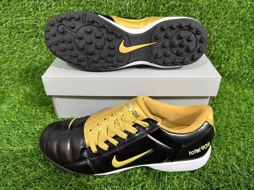 NIKE T90 TF