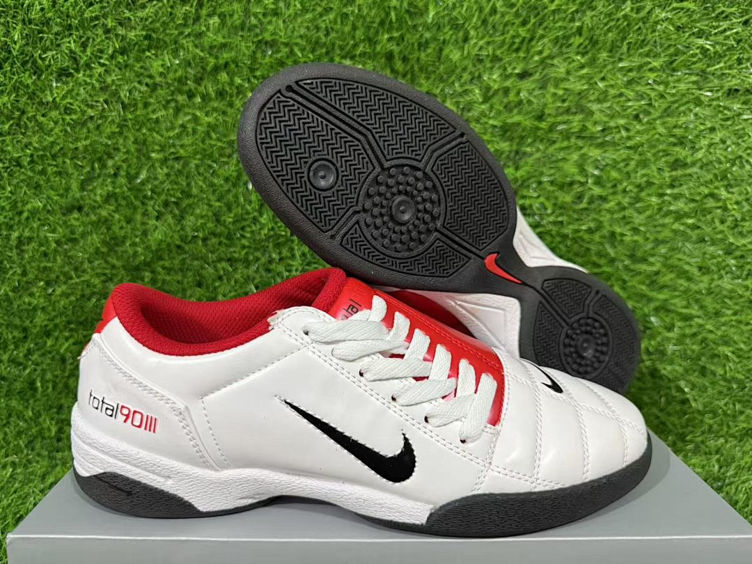 NIKE T90 IC