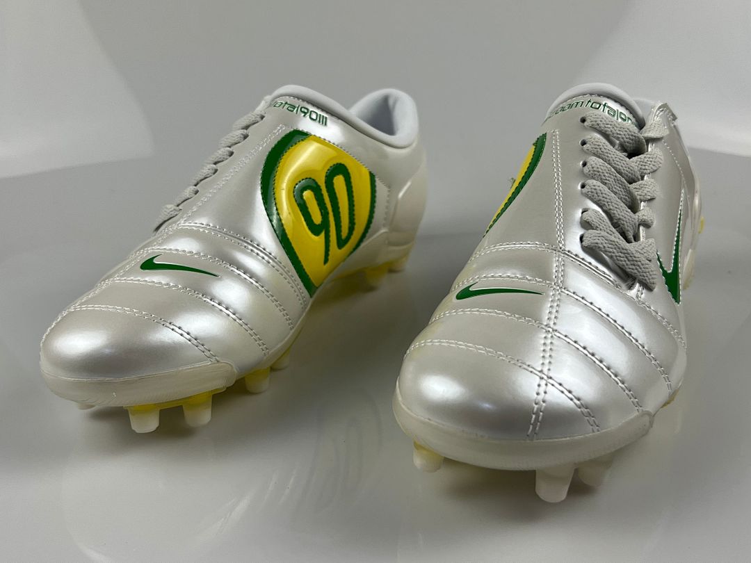 NIKE T90