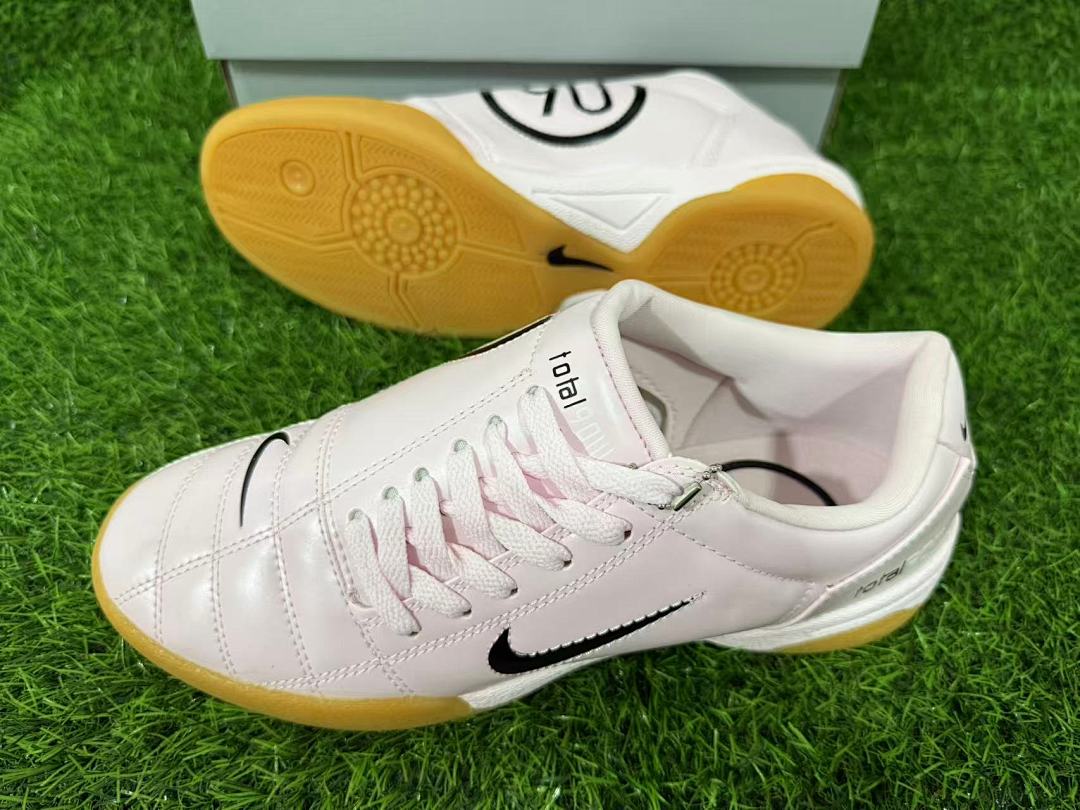 NIKE T90 IC