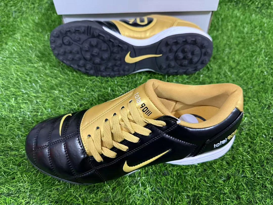 NIKE T90 TF