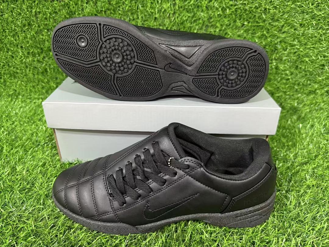 NIKE T90 IC