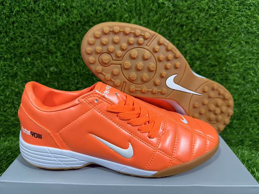 NIKE T90 TF