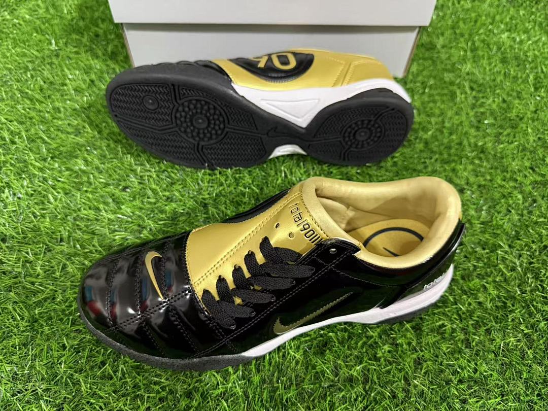 NIKE T90 IC