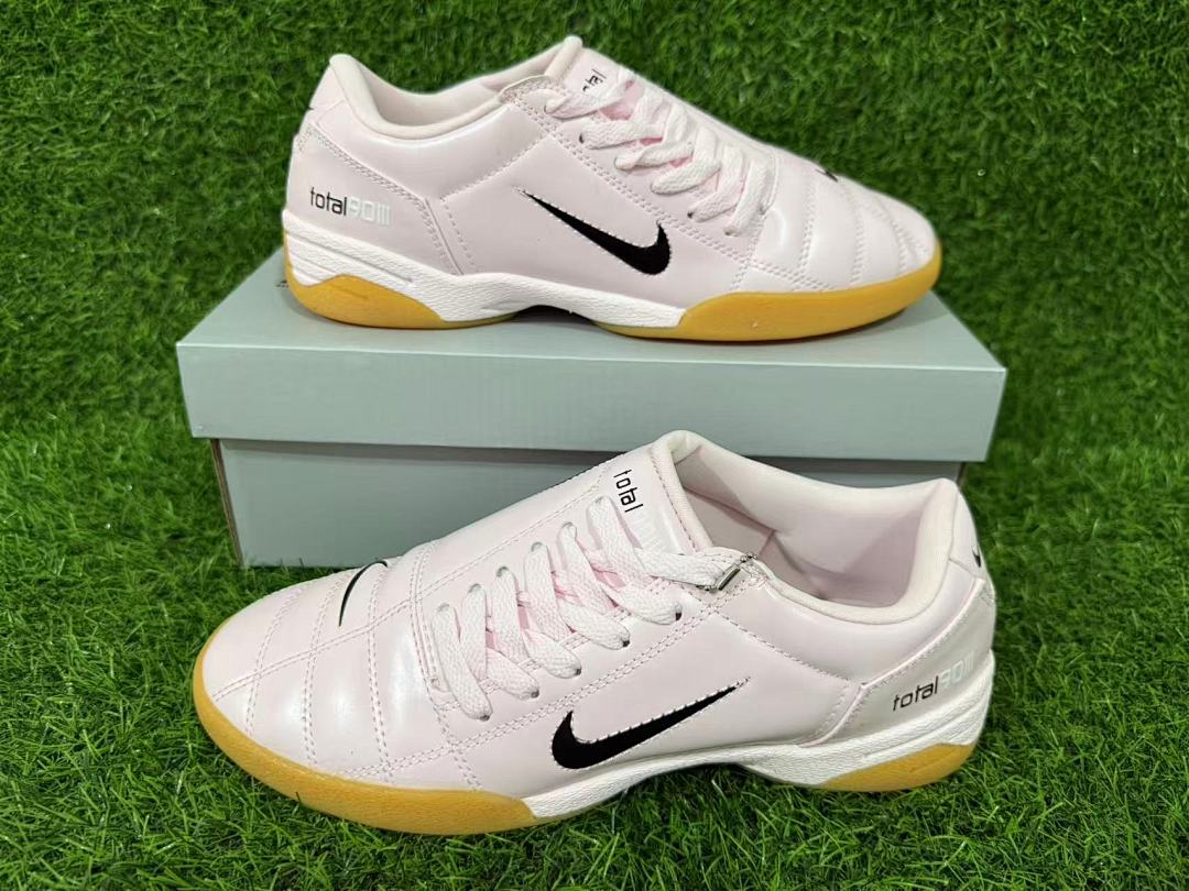 NIKE T90 IC