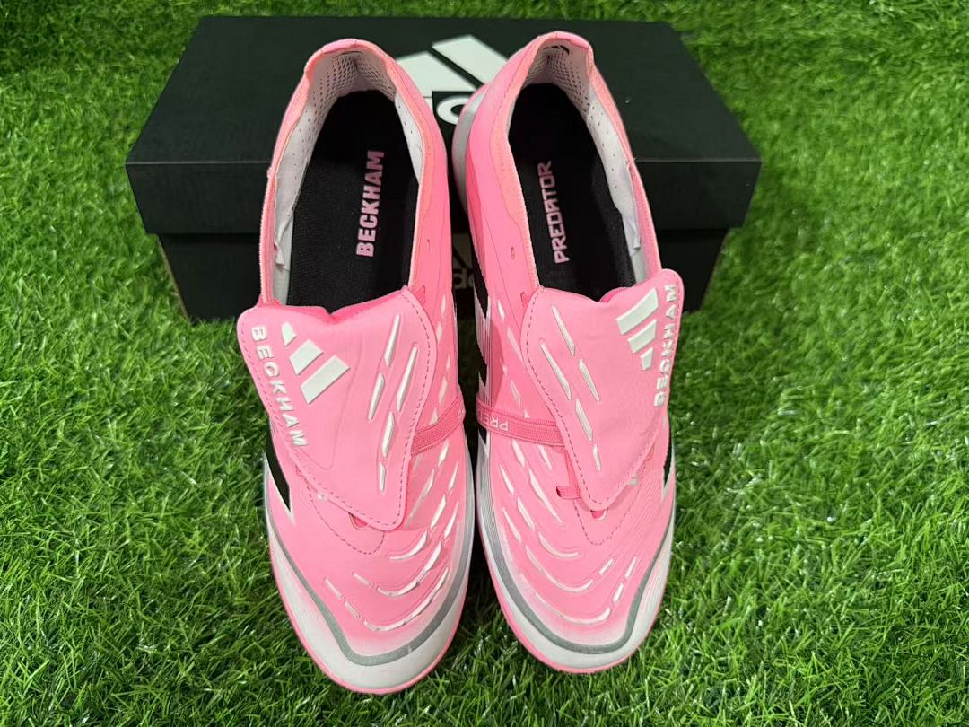 PREDATOR 25 ELITE TF BOOTS