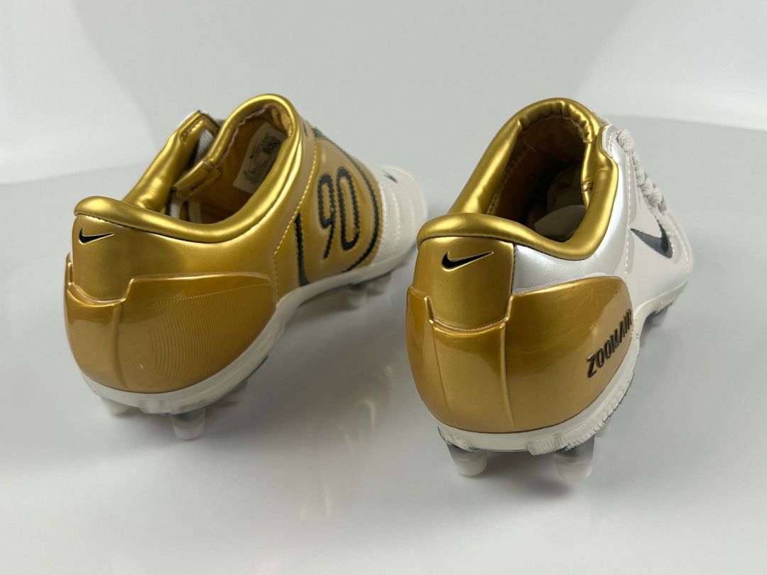 NIKE T90