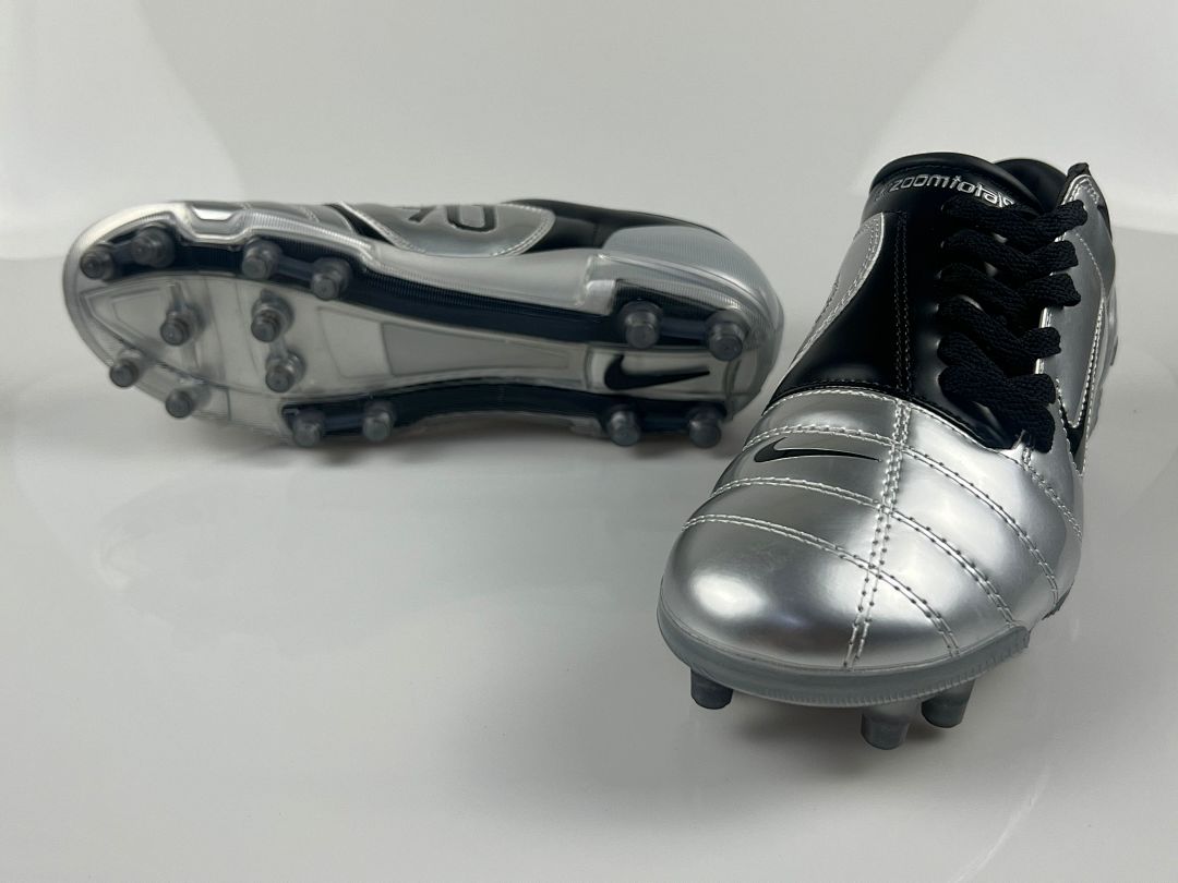 NIKE T90