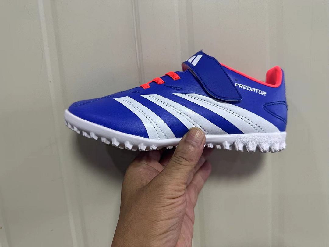 Arrival 30-35) Falcon 24 children's football shoes
