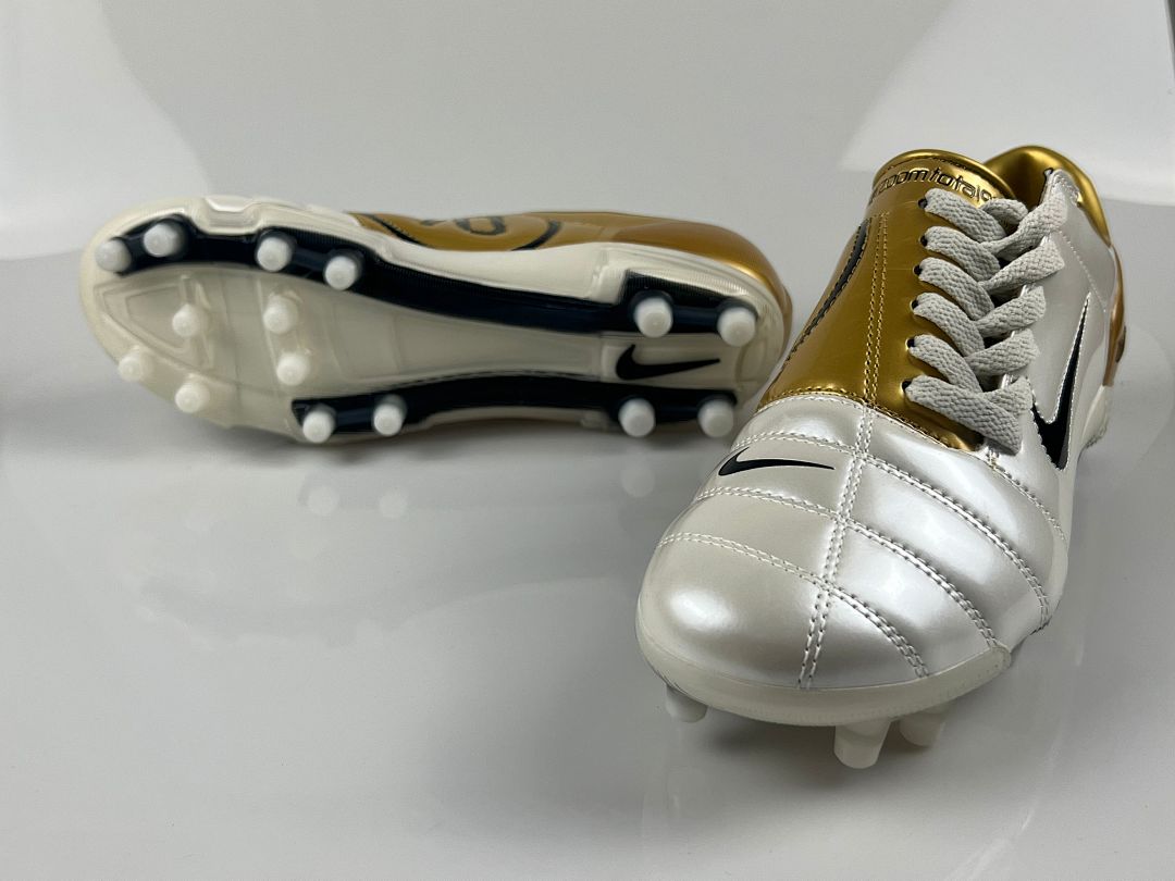 NIKE T90