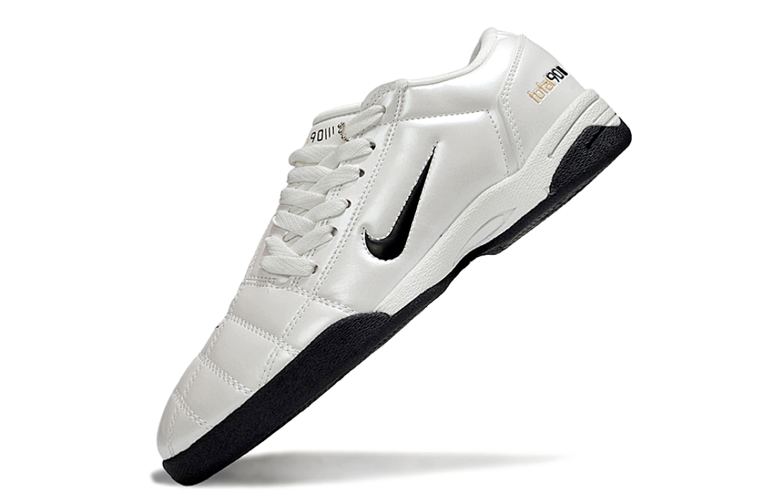 NIKE T90 IC