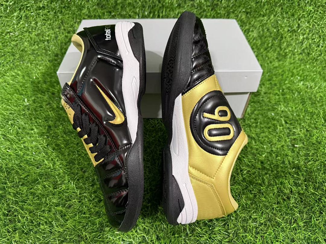 NIKE T90 IC