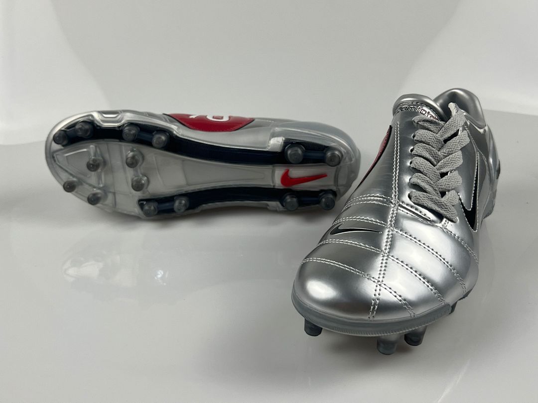 NIKE T90
