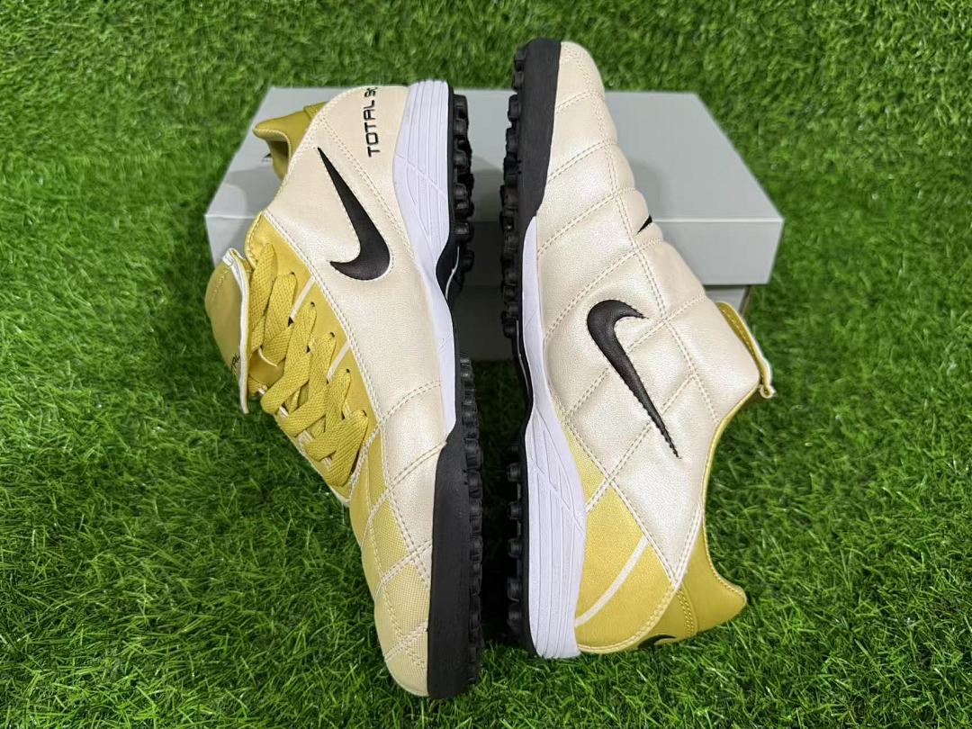 NIKE T90 TF